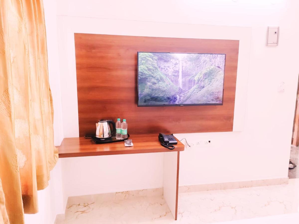 Keerthis Royal Suites - Near International Airport Terminal 1 And 2 Yelahanka Exteriér fotografie