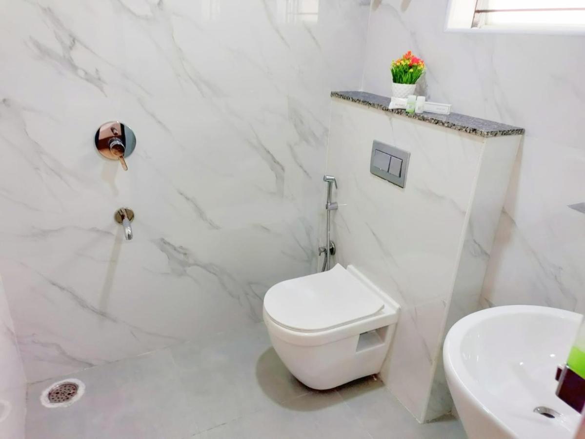 Keerthis Royal Suites - Near International Airport Terminal 1 And 2 Yelahanka Exteriér fotografie