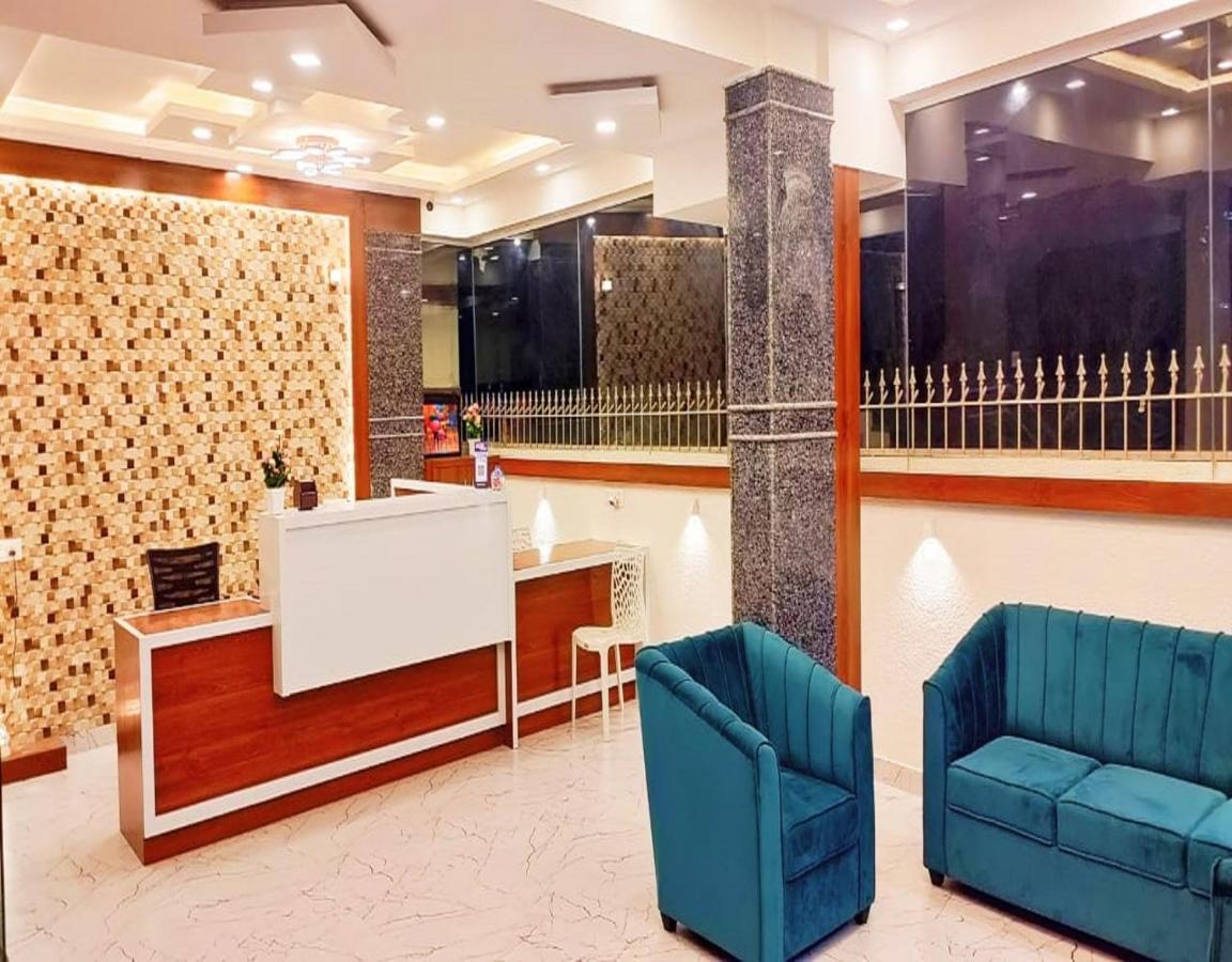 Keerthis Royal Suites - Near International Airport Terminal 1 And 2 Yelahanka Exteriér fotografie