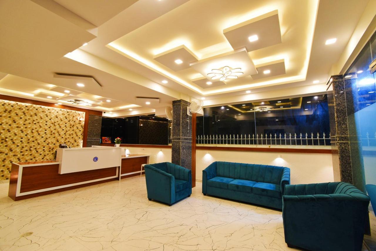 Keerthis Royal Suites - Near International Airport Terminal 1 And 2 Yelahanka Exteriér fotografie