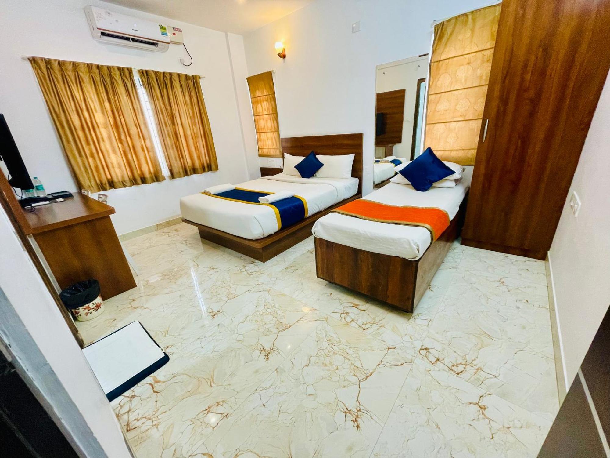 Keerthis Royal Suites - Near International Airport Terminal 1 And 2 Yelahanka Exteriér fotografie